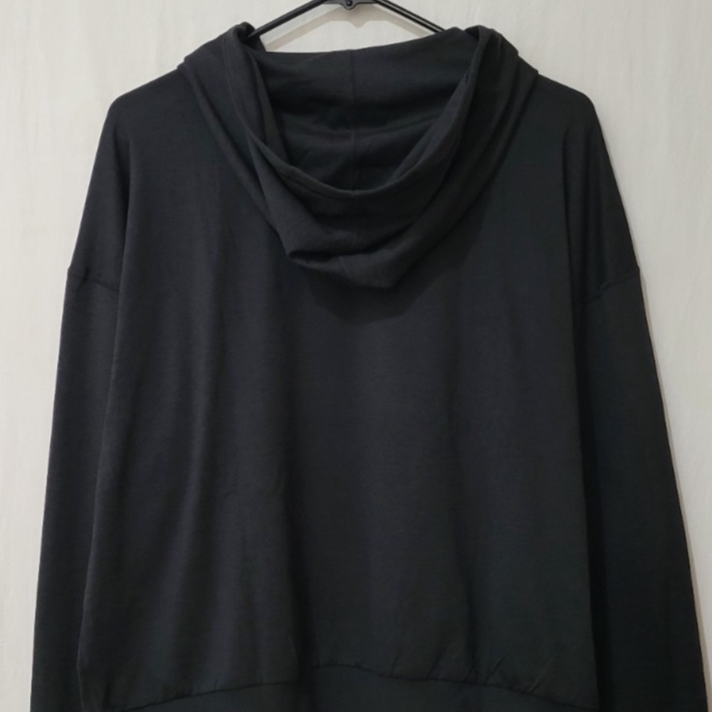 Unworn Vuori Women's Sweatshirt Halo Modern Pullover Hoodie in Black - Picture 10 of 11